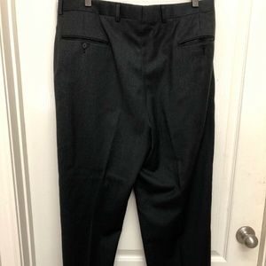 HART SCHAFFNER MARX GRAY WINDOWPANE Plaid 2 BUTTON